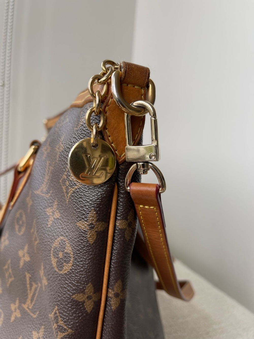 Louis Vuitton Monogram Palermo GM Canvas Tote with Vachetta Trim - Picture 6 of 13